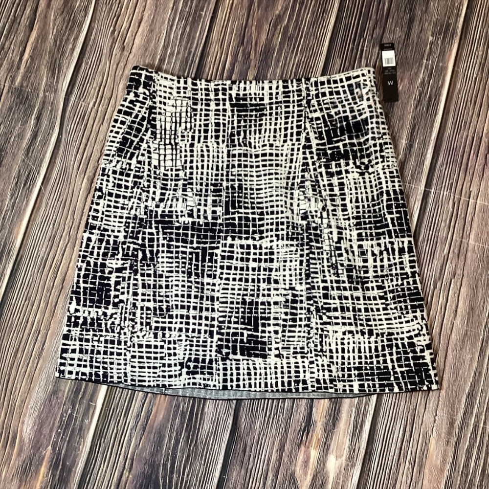 1913. Nic & Zoe Black & Cream Skirt NWT - Medium